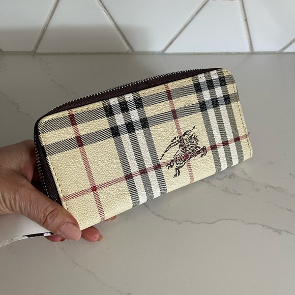 Burberry Haymarket Brown Nova Check Ziggy Zip Around Wallet Canvas and Leather - Picture 1 of 13